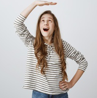 Trucos de cortes para mujeres baja estatura