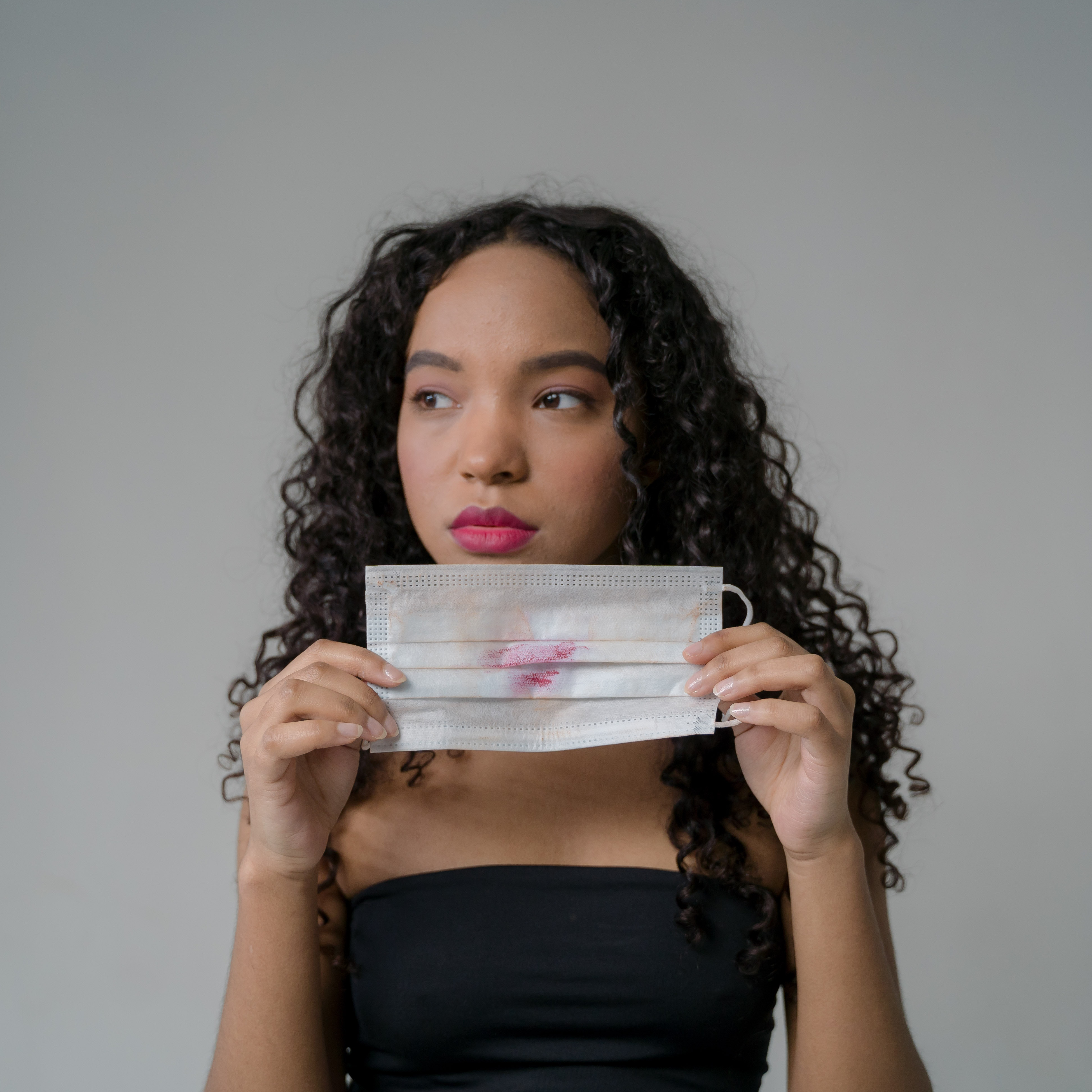 Tips para no manchar de maquillaje tu cubrebocas